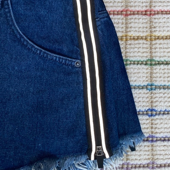 CARMAR DOUBLE ZIP REFLECTIVE SKIRT: size 25 - Picture 2 of 7